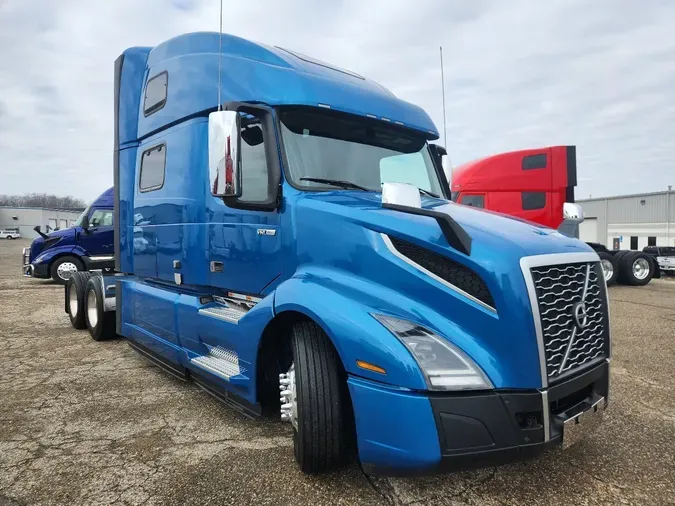 2025 VOLVO VNL64T8609169f4c4c2bcdfcd97af92cd96ce7d87