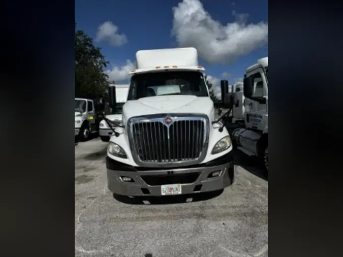 2019 NAVISTAR INTERNATIONAL RH613 DAYCAB S/A