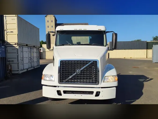 2014 VOLVO VNM42TRACTOR916d3dd87b39f0d5e4d44ec17afd5d25
