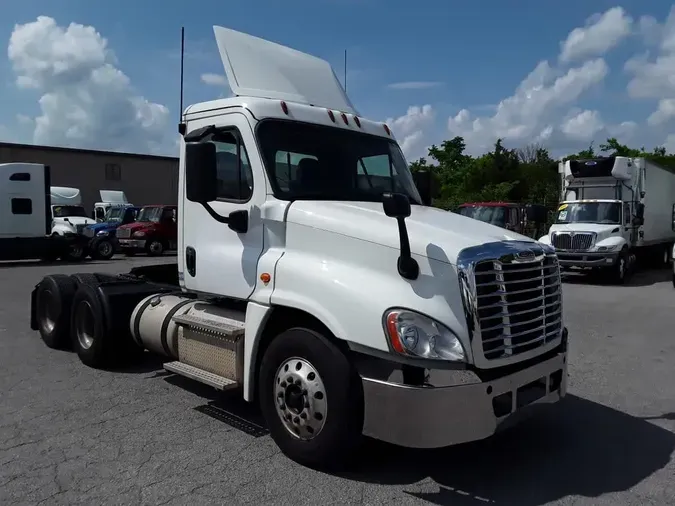 2019 FREIGHTLINER/MERCEDES CASCADIA 125