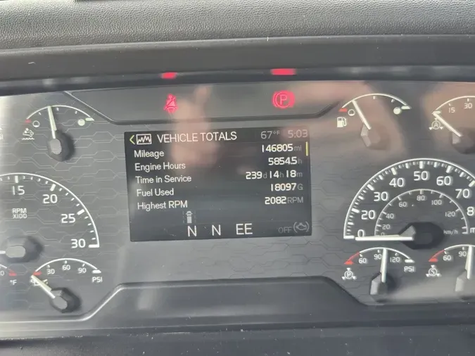 2025 VOLVO VNL64T860