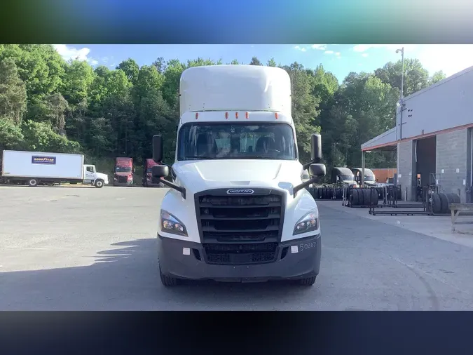 2020 Freightliner Cascadia 126