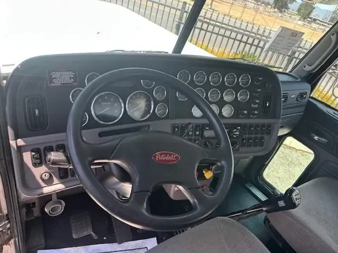 2021 Peterbilt 389