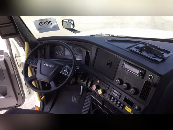 2023 Freightliner Cascadia 126