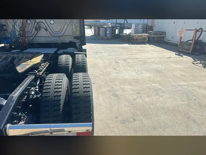 2022 Freightliner Cascadia 126