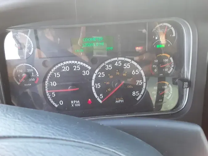2018 FREIGHTLINER/MERCEDES M2 106