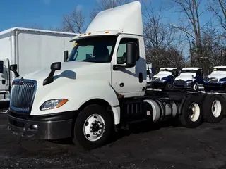 2019 NAVISTAR INTERNATIONAL LT625 DAYCAB T/A