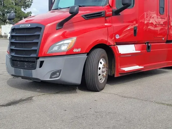 2020 FREIGHTLINER CASCADIA 126