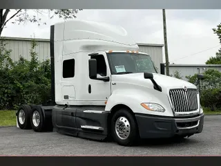 2022 INT LT625 6x4