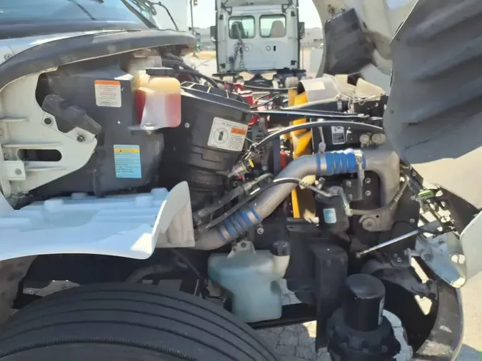 2019 FREIGHTLINER/MERCEDES M2 106