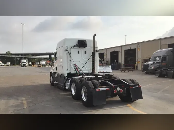 2021 Freightliner Cascadia 126