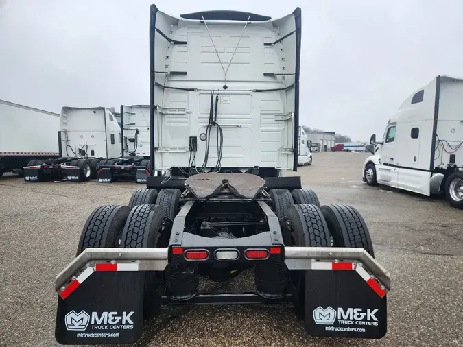 2023 VOLVO VNL64T760