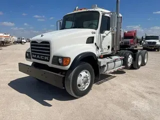 2005 MACK GRANITE CV713
