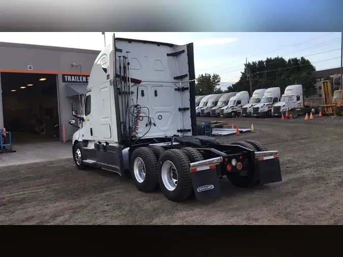 2021 Freightliner Cascadia