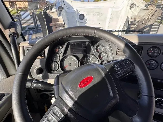 2020 Peterbilt 567