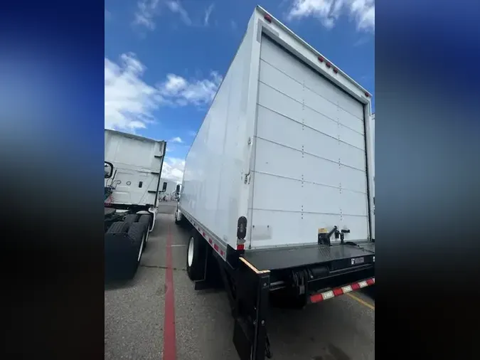 2018 FREIGHTLINER M2 106