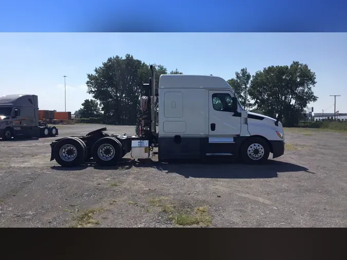 2020 Freightliner Cascadia 126