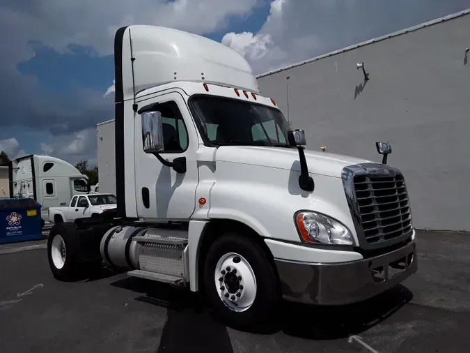 2018 FREIGHTLINER/MERCEDES CASCADIA 125