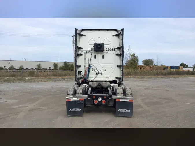 2022 Freightliner Cascadia 126