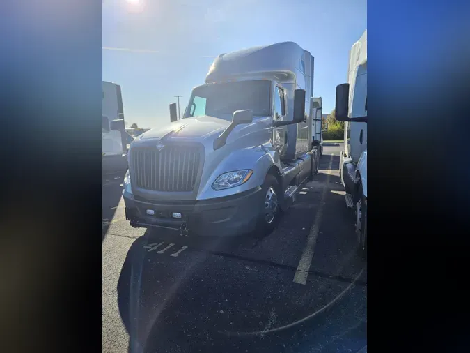 2022 International LT625918efa6b77599f89c45a201c5b95b2e6