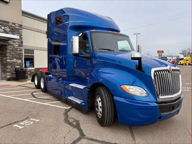 2022 International LT625