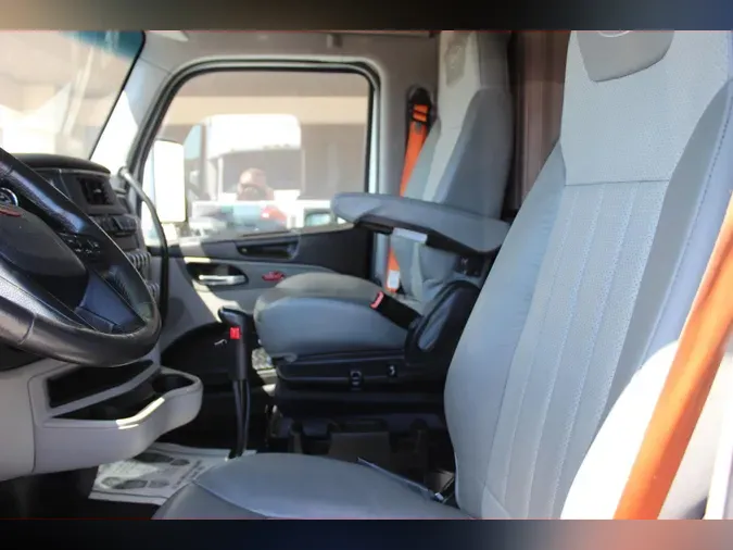 2023 Peterbilt 579