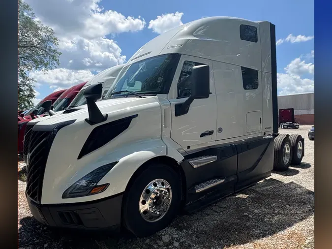2026 VOLVO TRUCK VNL64TV04