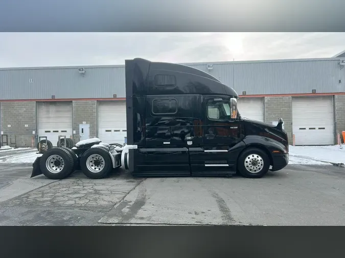 2023 Volvo VNL860