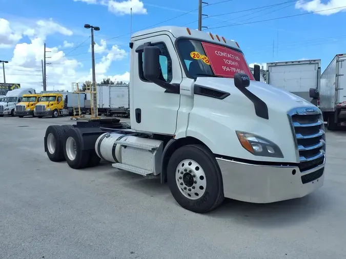 2020 FREIGHTLINER NEW CASCADIA 116