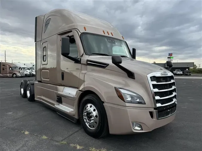 2021 FREIGHTLINER CA126