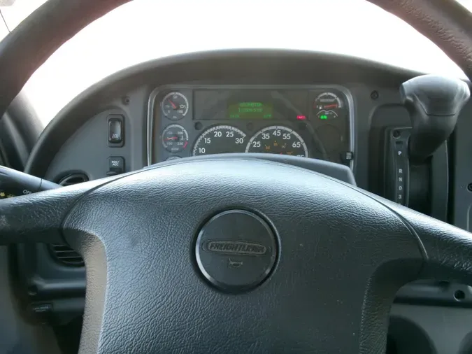 2019 Freightliner Business Class M2 106