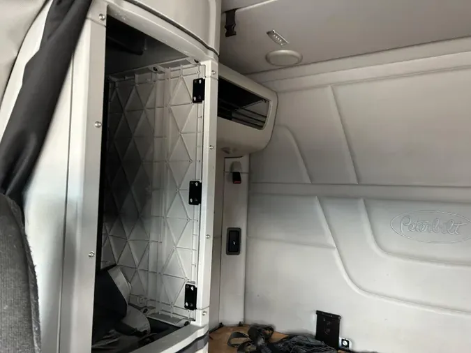 2021 Peterbilt 567