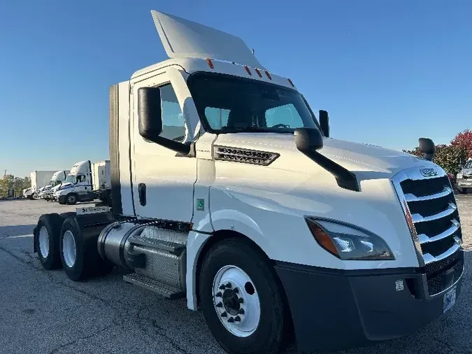 2020 Freightliner T12664ST91adcaae35f1c7440faa5a54a5994479