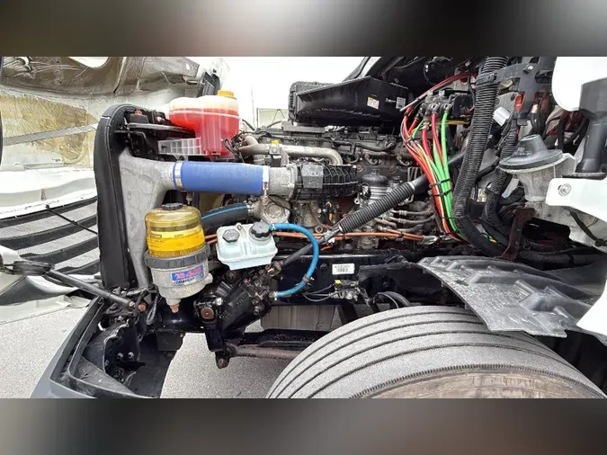 2020 Freightliner Cascadia 126