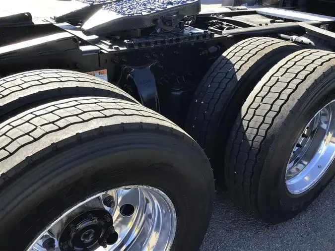 2021 FREIGHTLINER CA126