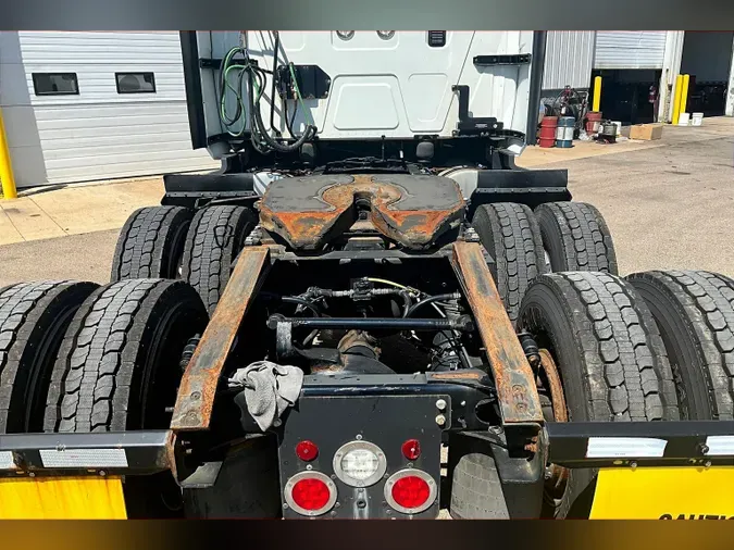 2022 INT LT625 6x4