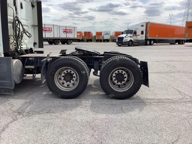 2021 Freightliner Cascadia 126