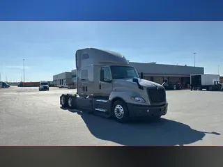 2022 International LT