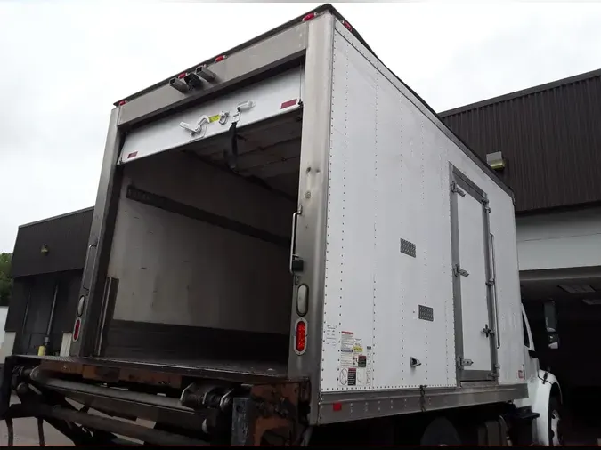 2017 FREIGHTLINER M2 106