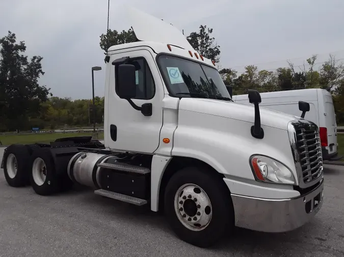 2017 FREIGHTLINER/MERCEDES CASCADIA 125