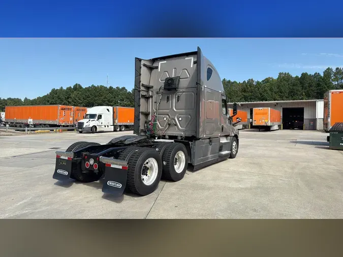 2022 Freightliner Cascadia 126