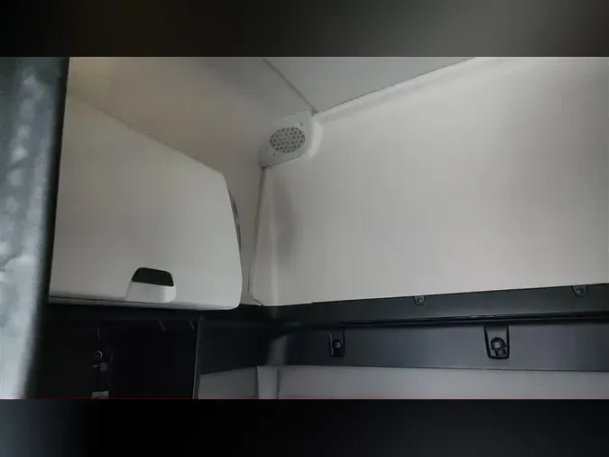 2020 FREIGHTLINER CA126