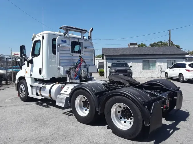 2020 FREIGHTLINER/MERCEDES CASCADIA 12591c7e2df0afad79e8aeb09bb21a9b8d8
