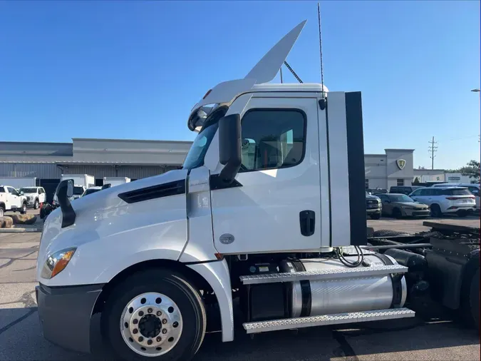 2021 Freightliner Cascadia91c8afc7774f394f9ddd0e189f56e3ea