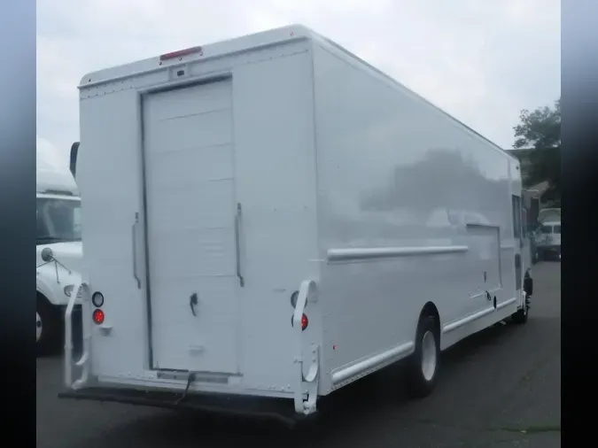 2017 FRTLR CUSTOM CHASSIS CORP MT55