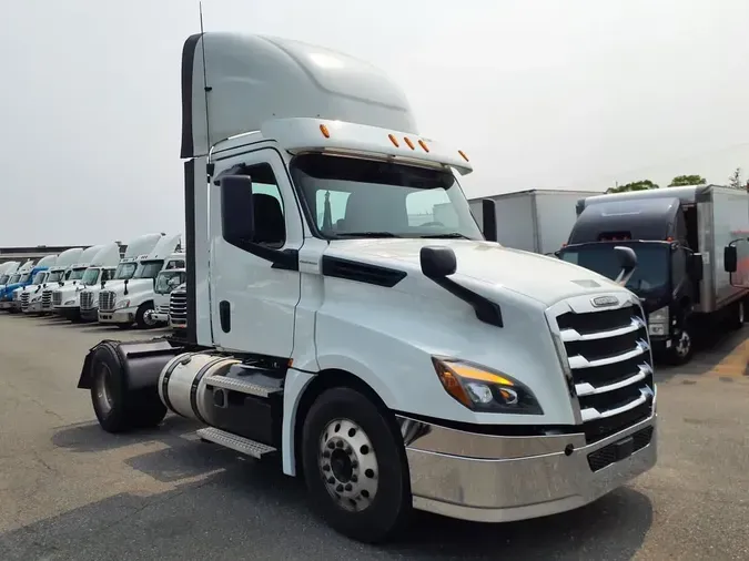 2019 FREIGHTLINER NEW CASCADIA 126