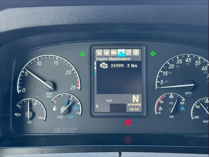 2021 Freightliner Cascadia 126