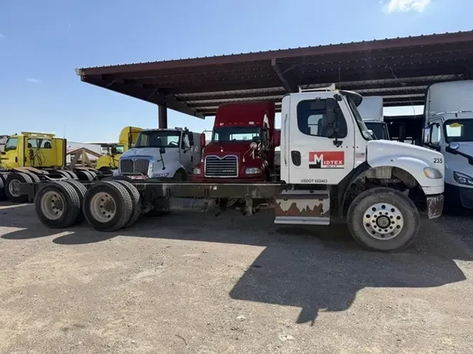 2015 FREIGHTLINER BUSINESS CLASS M2 106