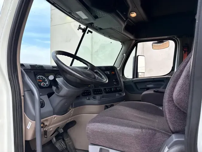 2020 FREIGHTLINER/MERCEDES CASCADIA 125