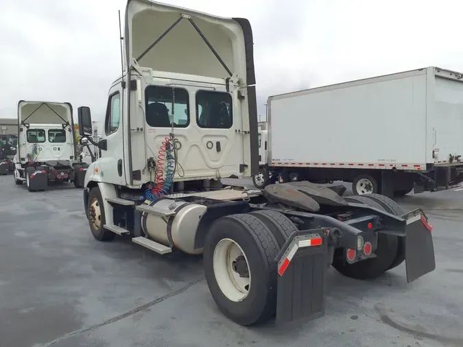 2019 FREIGHTLINER CASCADIA 113
